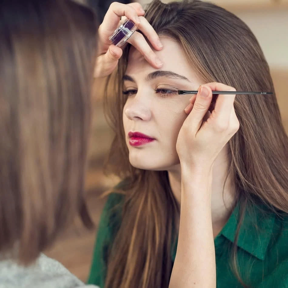 Cọ Makeup Tém Mày Kẻ Liner Phẩy Sợi Siêu Mảnh MAGA Fine Angled Eyeliner Brush MA003