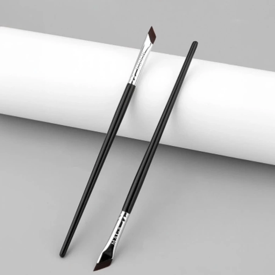 Cọ Tém Xéo Vẽ Đuôi Mắt / Chân Mày Cực Mảnh Cao Cấp MAGA Flat Eyeliner MA111