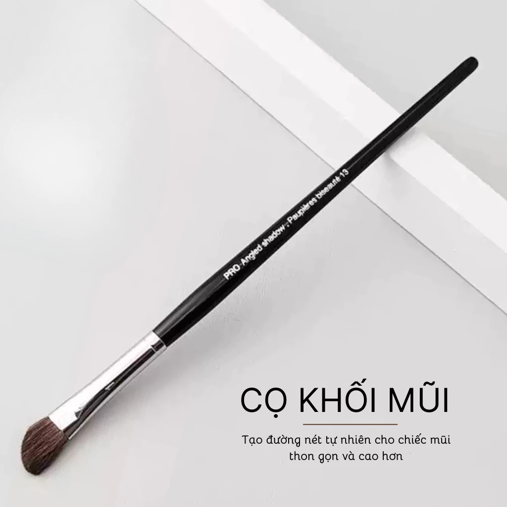 Cọ Tạo Khối Mũi Đầu Xéo MAGA Pro Pink Angled Shadow Brush MA13 – Lông Mềm