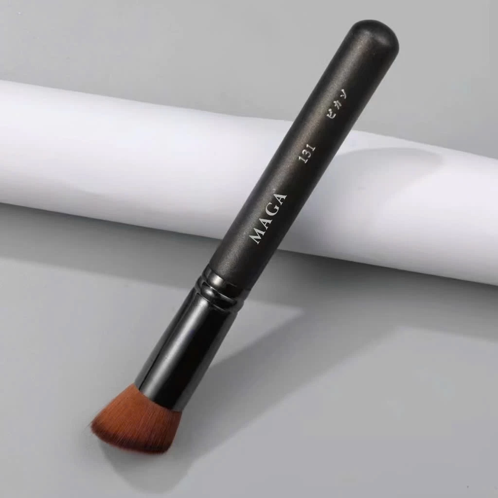 Cọ Trang Điểm Tán Kem Nền Xéo MAGA Foundation Brush MA131