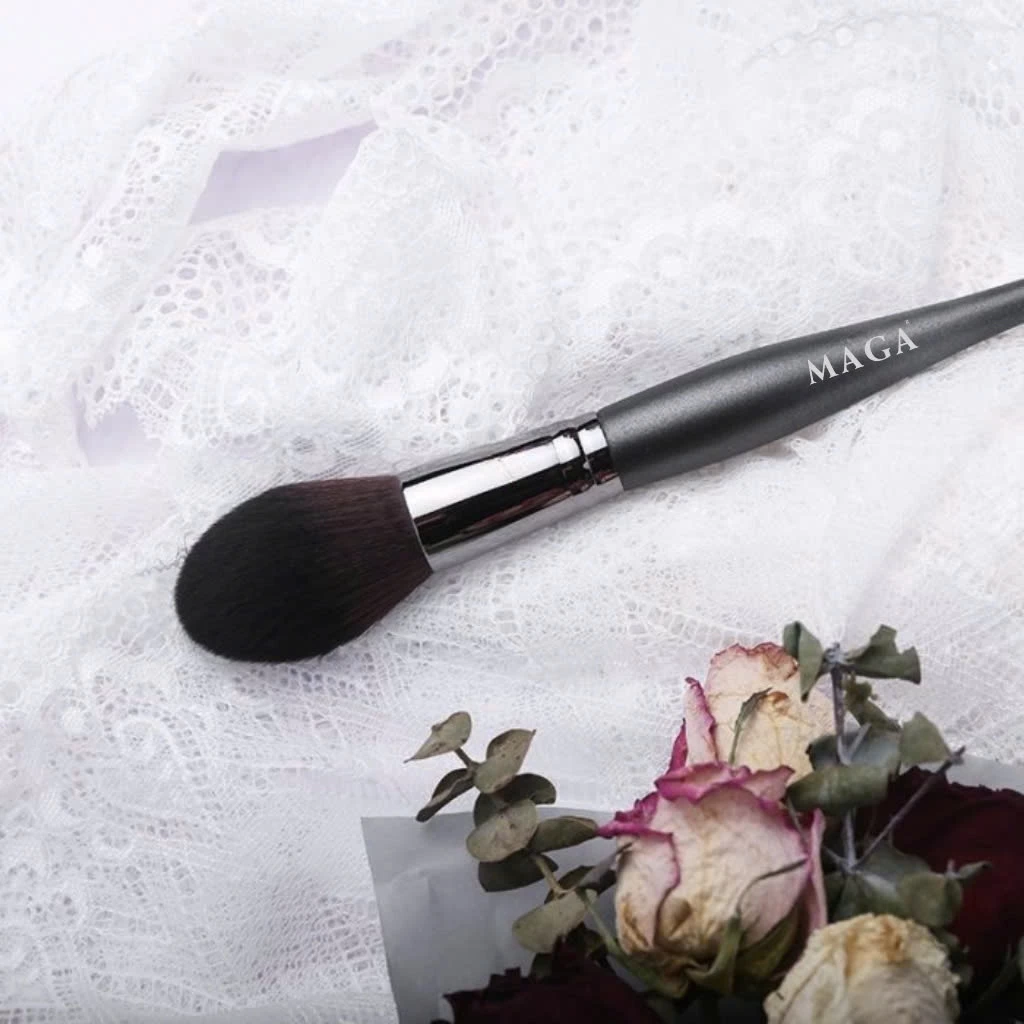 Cọ đánh phấn nén má hồng MAGA Powder and blush MA133 lông mềm bám phấn tốt