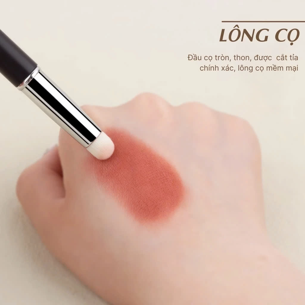 Cọ Đánh Môi Có Nắp Đậy Chính Hãng MAGA Lip Brush Retractable Brush MA19