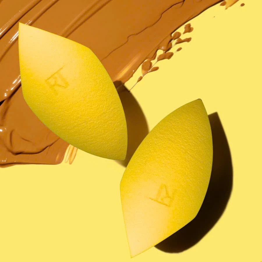 Mút Tán Kem Nền Che Khuyết Điểm Vát Xéo RT Real Techniques Miracle Concealer Sponge RT007