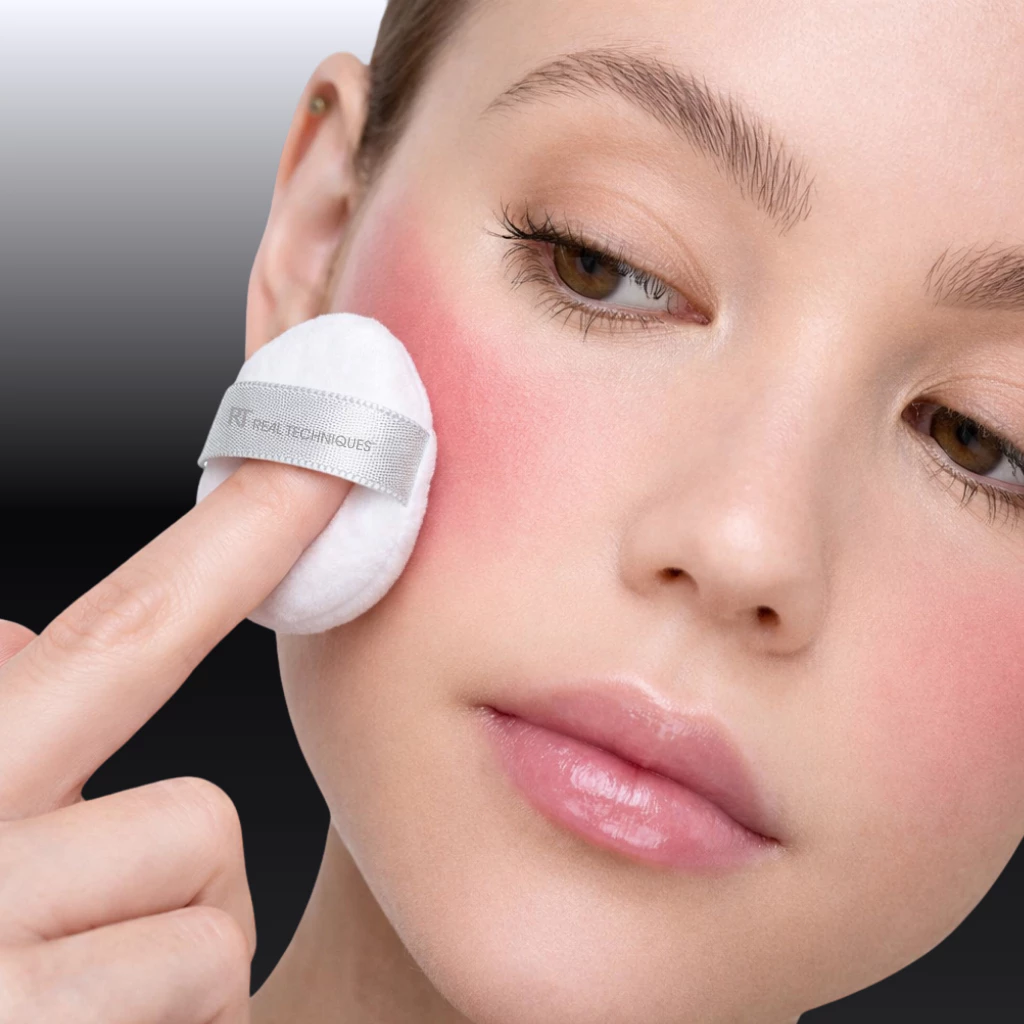 Mút đen nhỏ phủ phấn/má hồng màu đen RT Real Techniques Mini Powder Finger Puff RTMU04