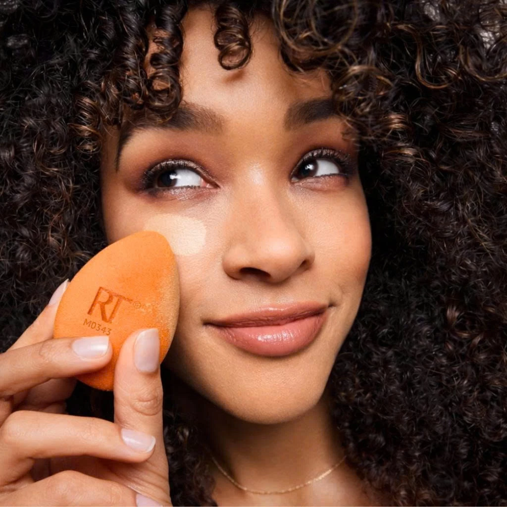 Miếng nhựa mút xốp trang điểm bọt biển RT REAL TECHNIQUES Miracle Complexion size L (kt:4 x 6cm) RTMU10