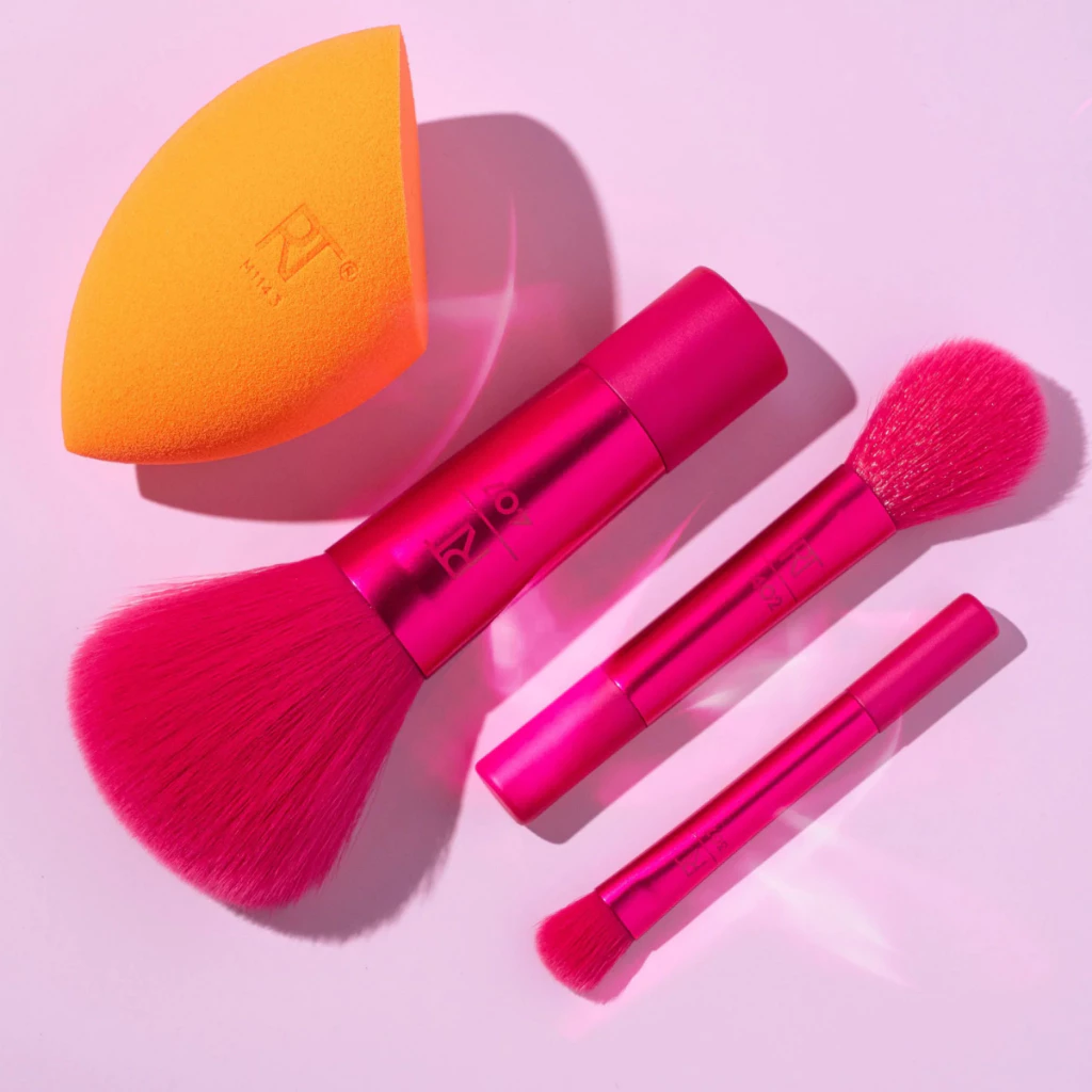 Bộ 3 cọ kèm 1 mút RT Real Techniques Limited Edition Mini Holidaze Brush + Sponge Kit mã loại 0108