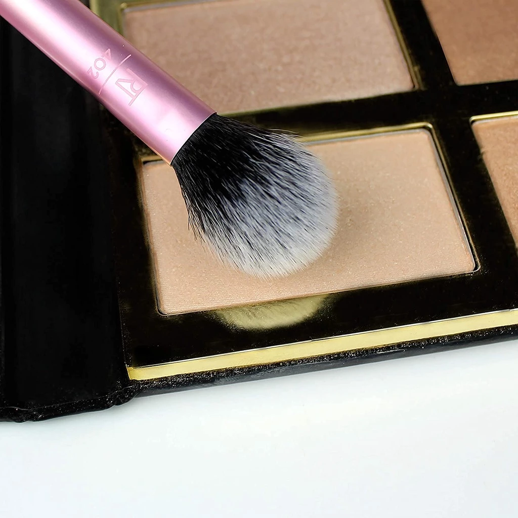 Cọ Highlight má hồng nhỏ RT REAL TECHNIQUES Setting Brush 01413