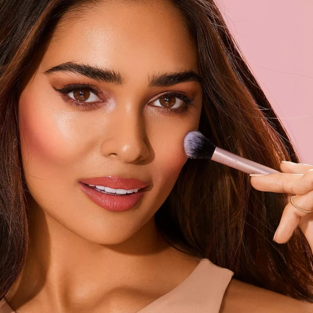 Cọ Highlight má hồng nhỏ RT REAL TECHNIQUES Setting Brush 01413