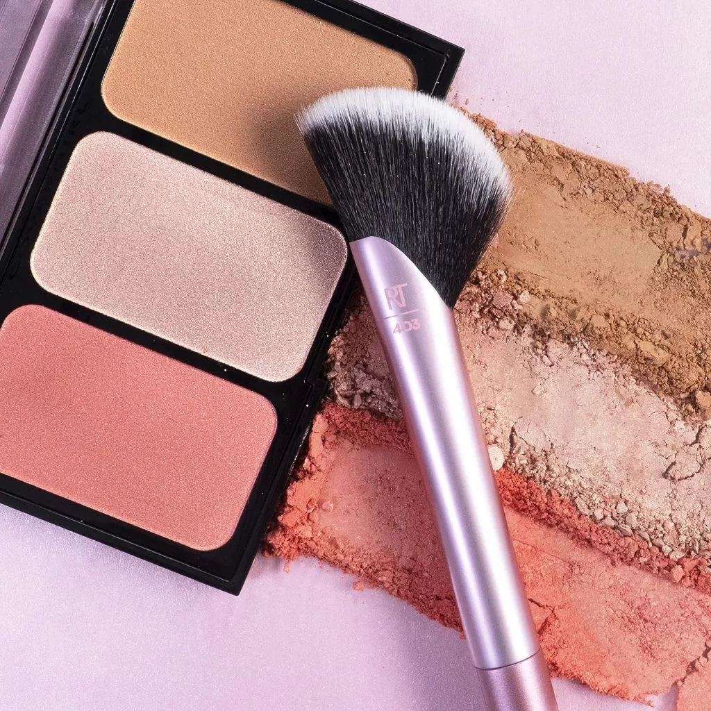 Cọ má hồng/highlight RT Real Techniques Cheek Rebel Edge mã loại 01896