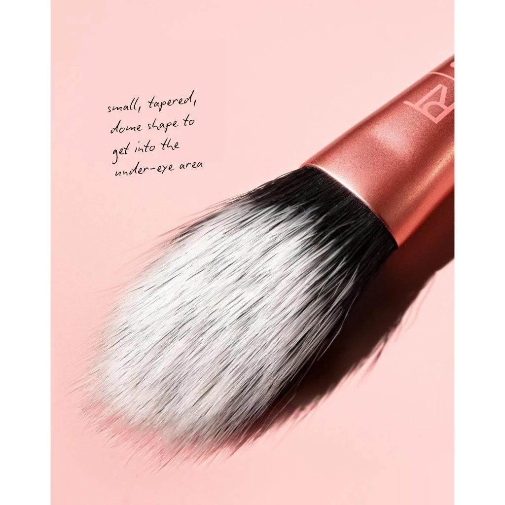 Cọ che khuyết điểm bắt sáng RT Real Techniques Brightening Concealer mã loại 01977