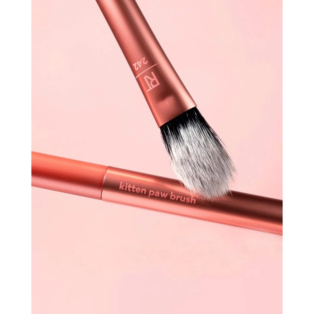 Cọ che khuyết điểm bắt sáng RT Real Techniques Brightening Concealer mã loại 01977