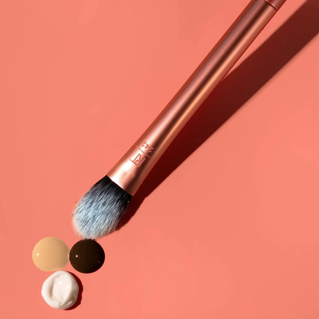 Cọ che khuyết điểm bắt sáng RT Real Techniques Brightening Concealer mã loại 01977