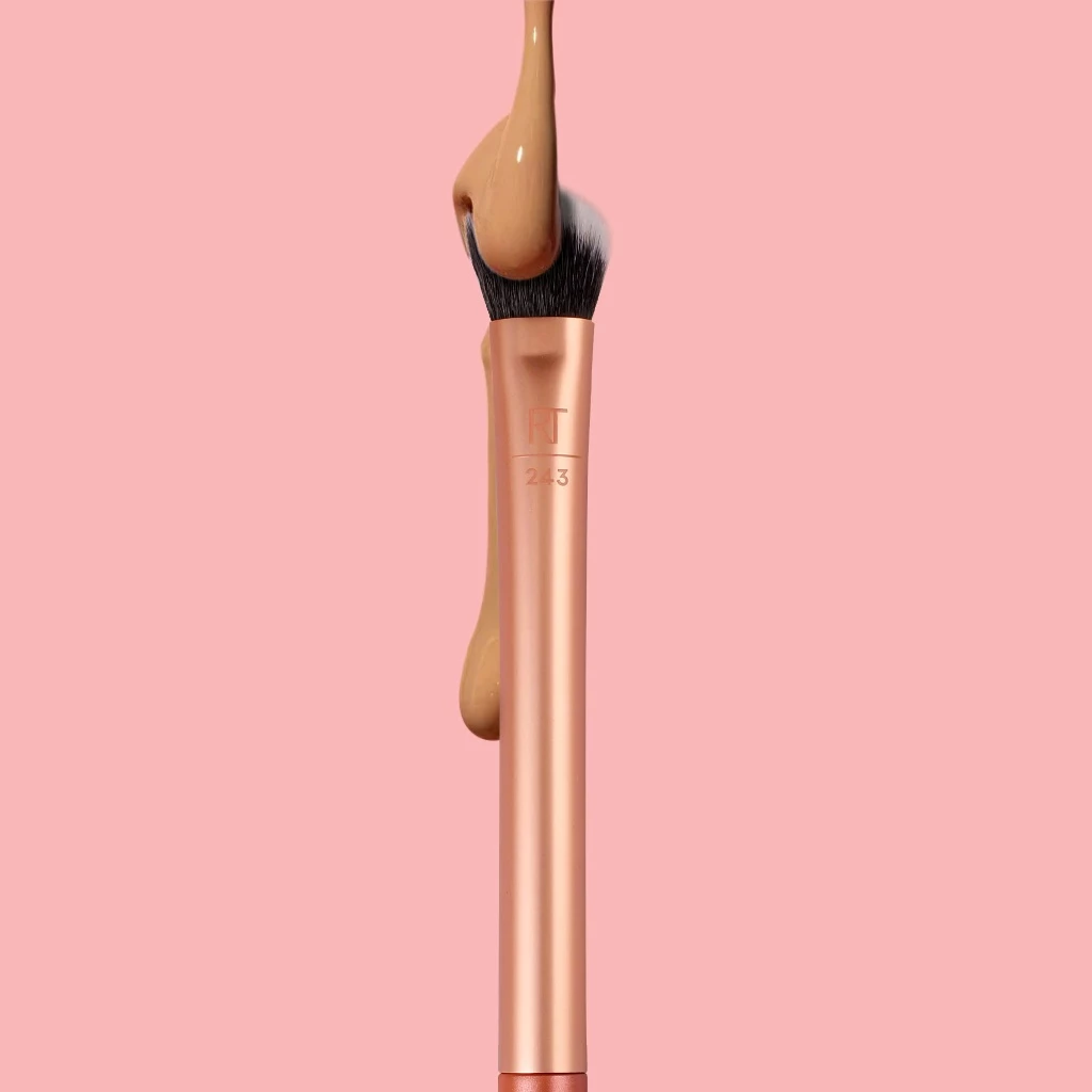 Cọ Tán Khối Sóng Mũi Angled Shadow 243 RT Real Techniques 91591