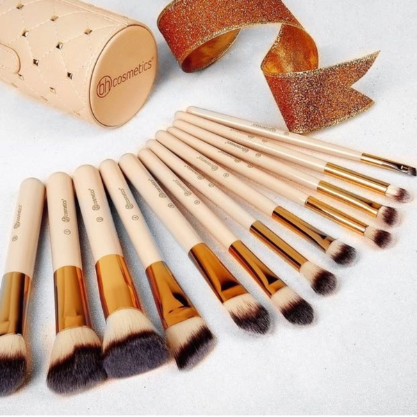 Bo-co-bh-cosmetics-studded-couture-12-piece-brush-set 05