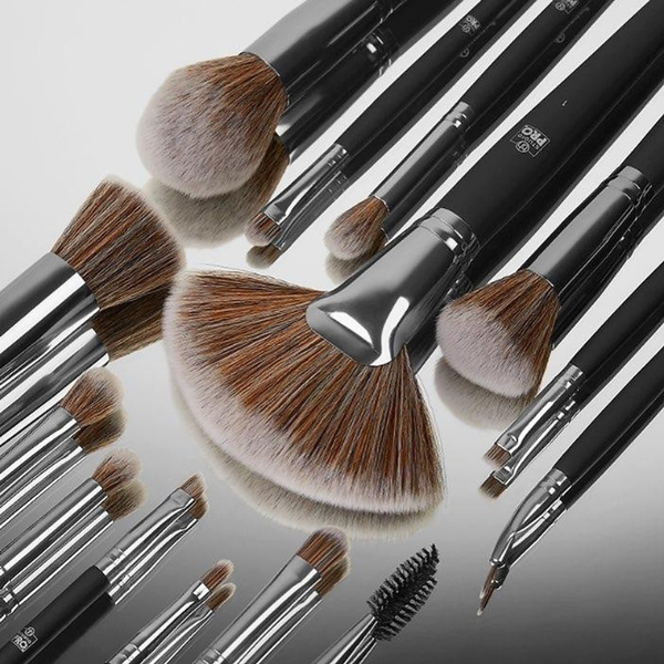 Bo-co-trang-diem-bh-cosmetics-studio-pro-13-piece-brush-set 05