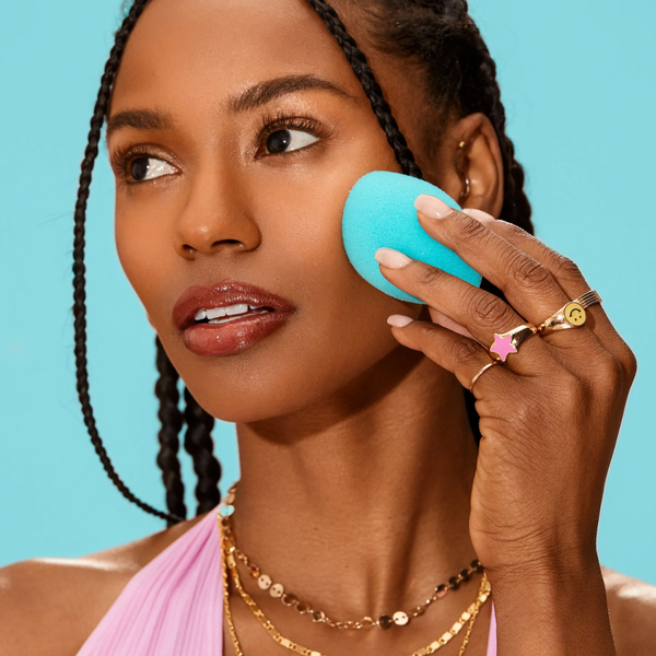 Bo-2-mut-kem-case-real-techniques-chic-dreams-sponge-set 04