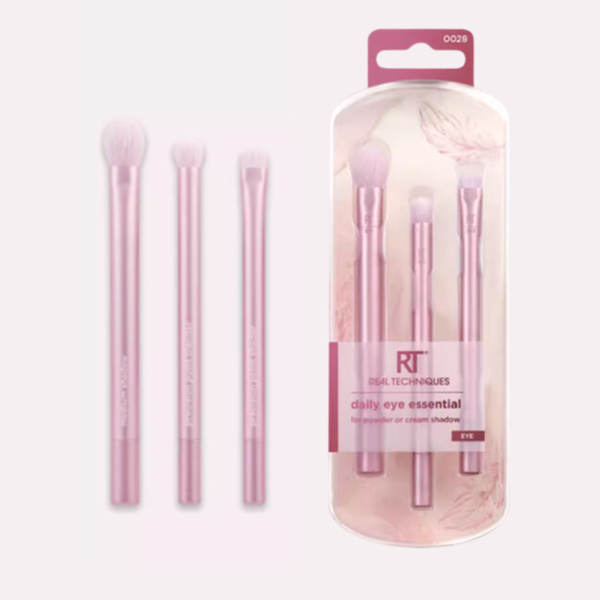 Bo-co-mat-3-cay-real-techniques-daily-eye-essential-0028 05