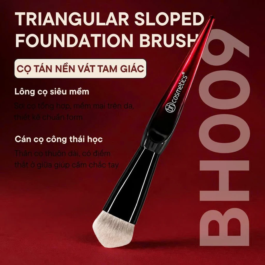 Cọ Kem Nền Lỏng Má Hồng Kem BH Cosmetics Triangular Sloped Foundation Brush BH009
