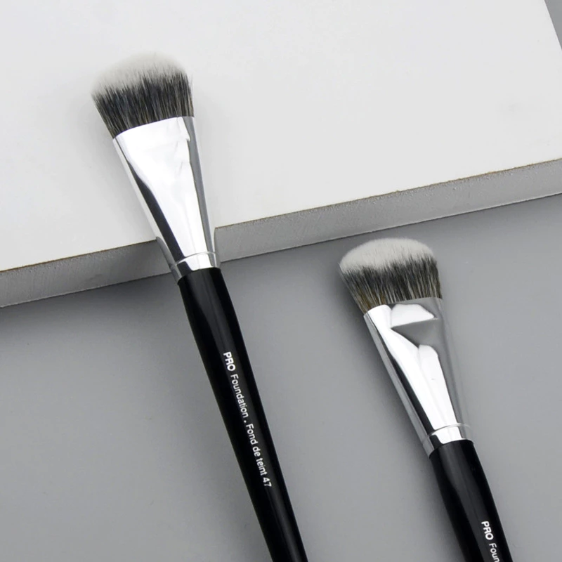 Cọ tán nền má hồng kem MAGA 47 Foundation Brush MA47