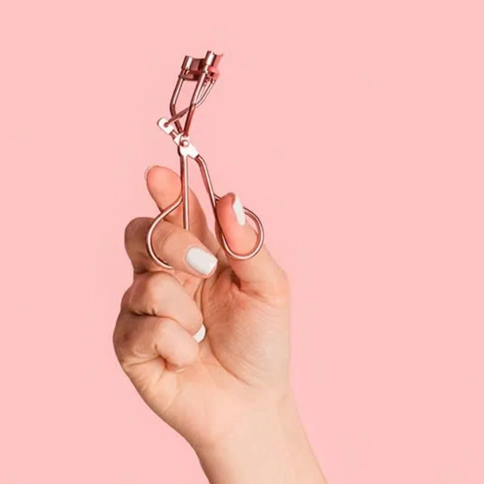 Kẹp bấm mi thần thánh MAGA Eyelash Curler có miếng đệm silicon làm bằng thép ko gỉ chất lượng cao BM005