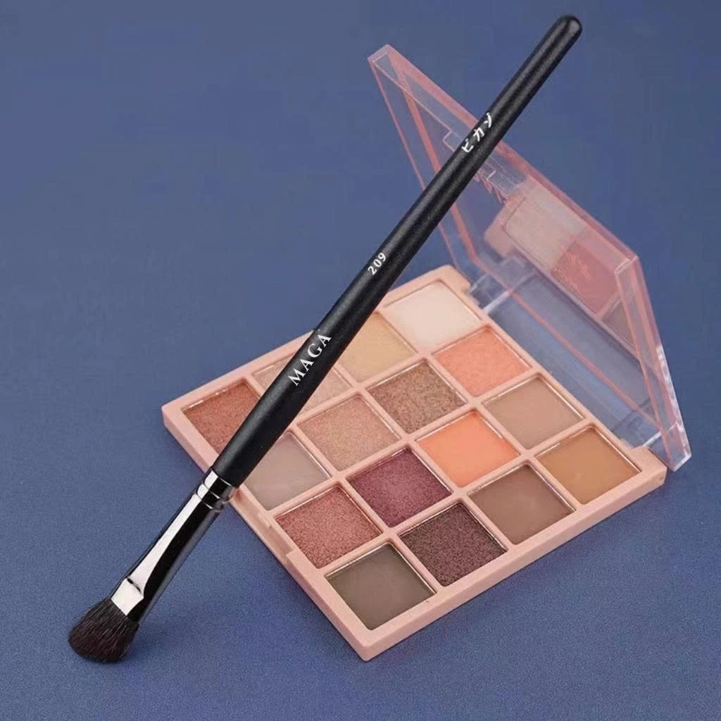 Cọ đánh sóng mũi dạng phấn và kem MAGA Nose Brush MA209